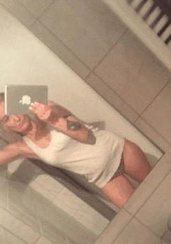 DarkAngel is 45 jaar oud.