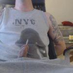 Vastgebonden en wanhopig om te plassen